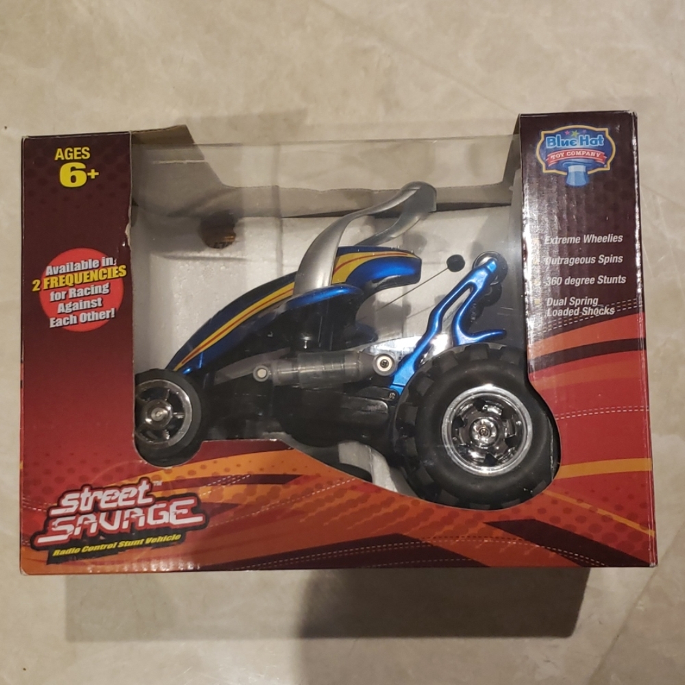 Radio control stunt vehicle